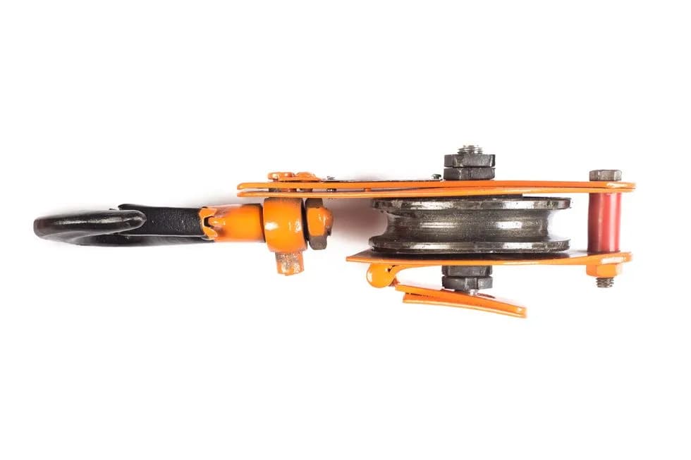 Блок монтажный однорольный с  крюком TOR 0,5 т с откидной щекой — фото 4